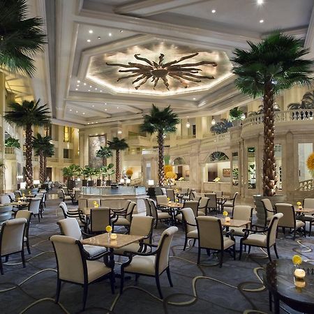 The Peninsula Manila Hotel Makati City Exterior photo The lobby