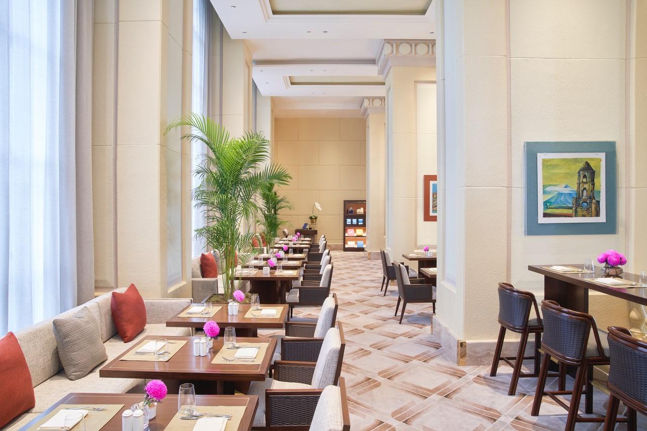 The Peninsula Manila Hotel Makati City Exterior photo The restaurant