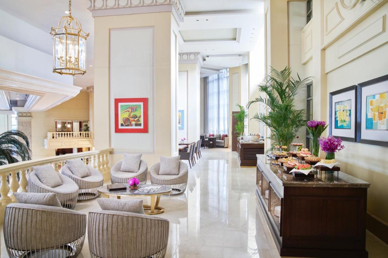 The Peninsula Manila Hotel Makati City Exterior photo Lobby