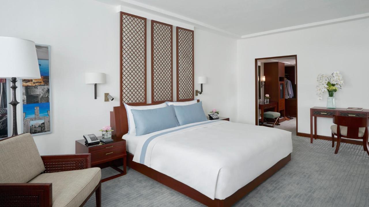 The Peninsula Manila Hotel Makati City Exterior photo