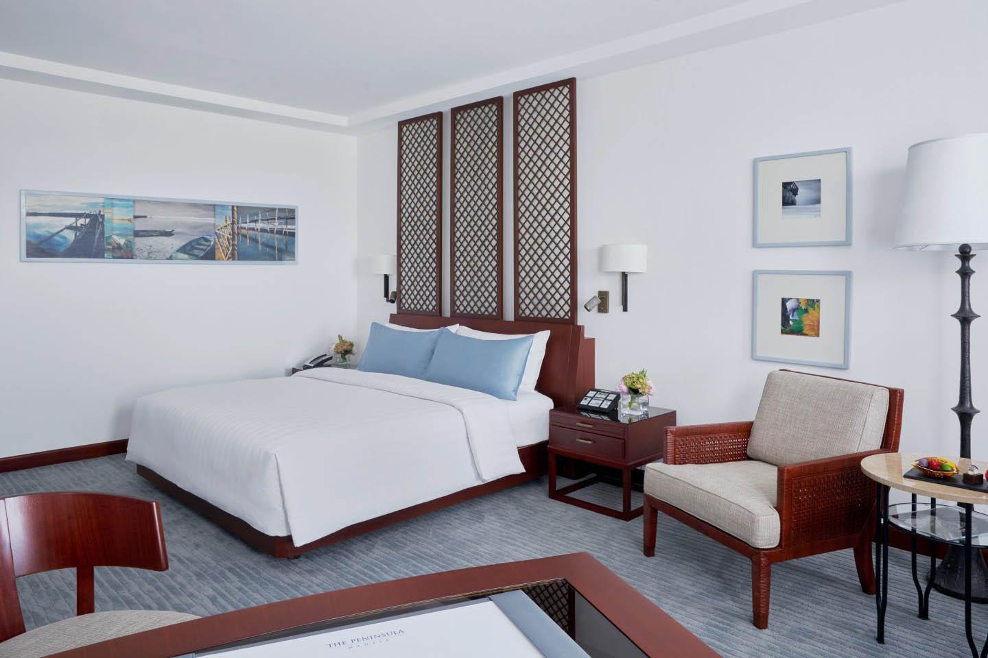 The Peninsula Manila Hotel Makati City Exterior photo A room at the hotel