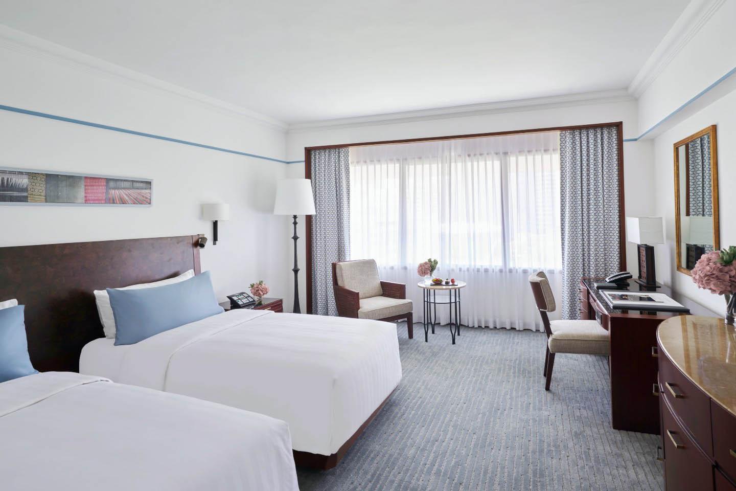 The Peninsula Manila Hotel Makati City Exterior photo A room at the hotel