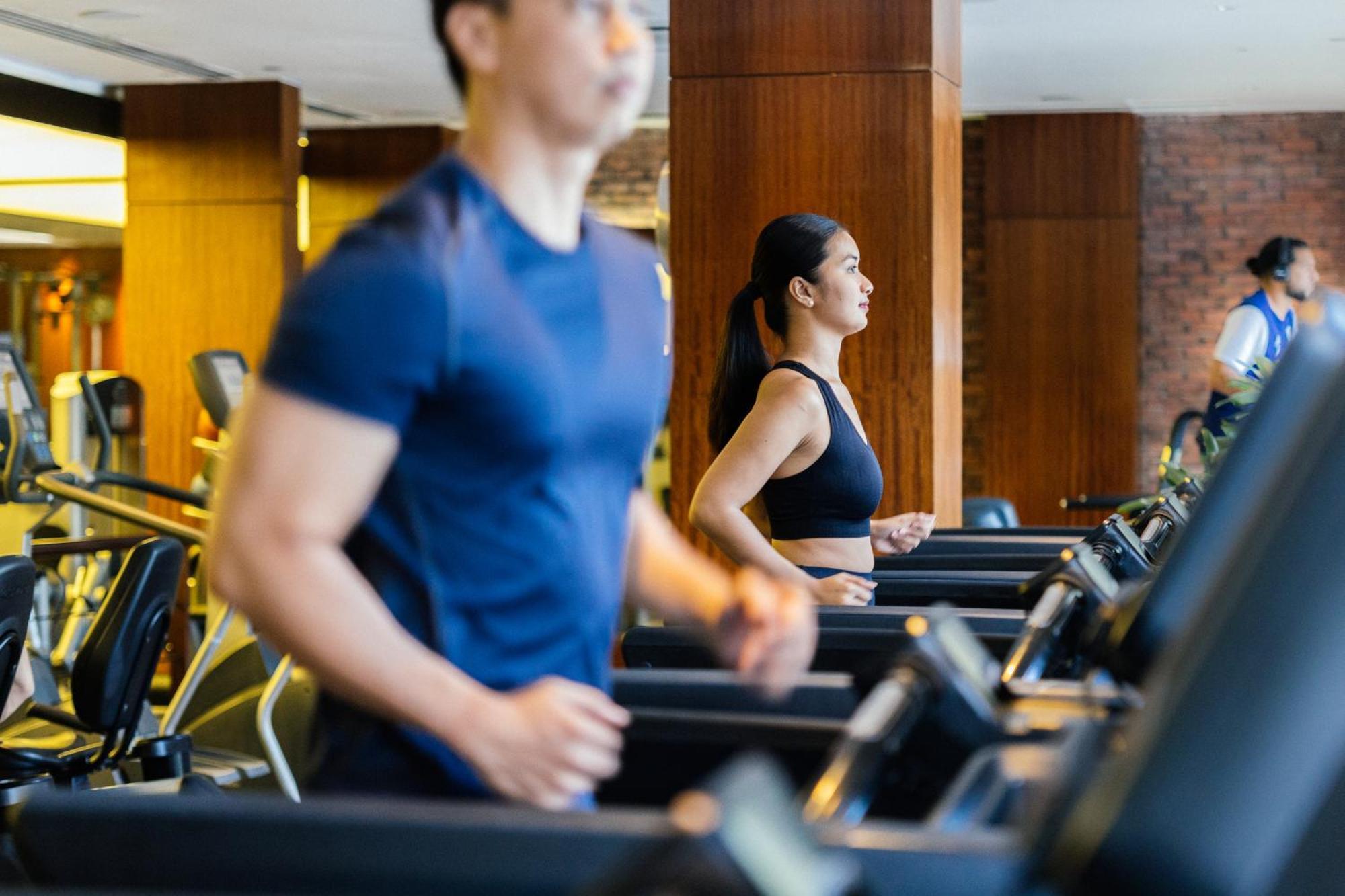 The Peninsula Manila Hotel Makati City Exterior photo The gym at the hotel
