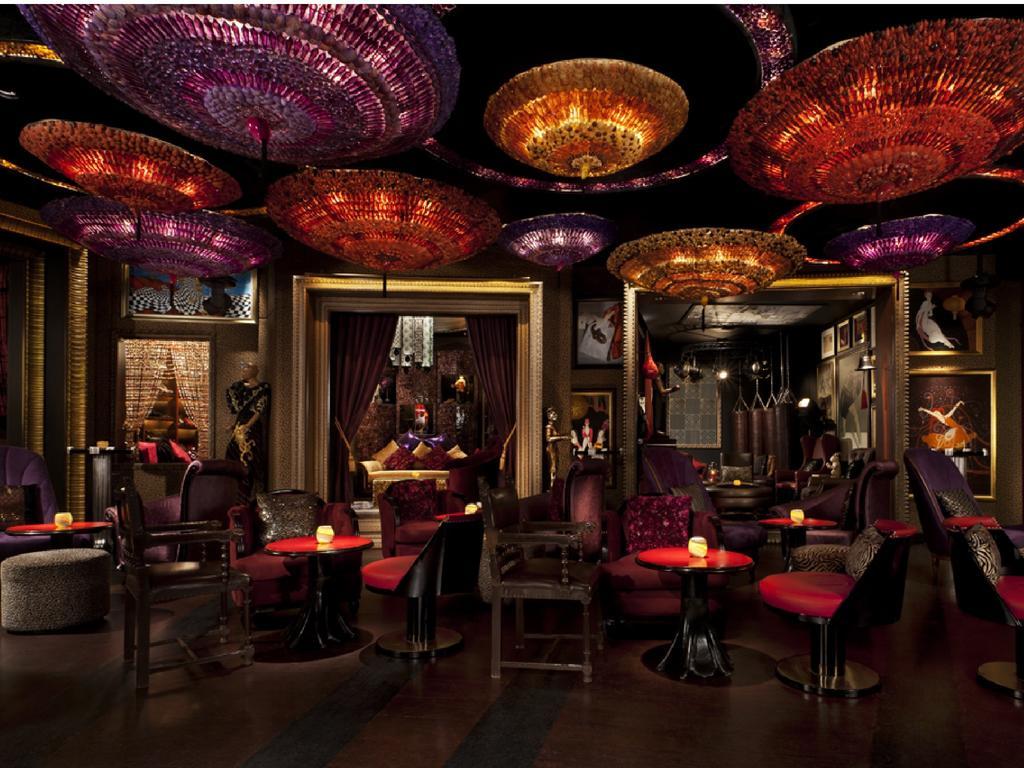 The Peninsula Manila Hotel Makati City Exterior photo The interior of the nightclub